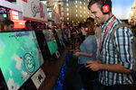 Посетители на стенде компании Nintendo на выставке Electronic Entertainment Expo в Лос-Анджелесе
