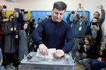 Кандидат в Президенты Украины Владимир Зеленский на избирательном участке в Киеве, 31 марта 2019 года