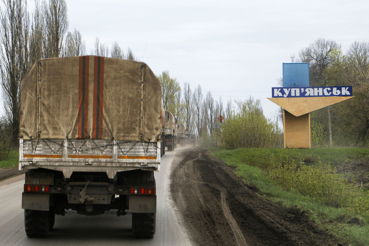 На въезде в город Купянск, апрель 2022 года (архивное фото)