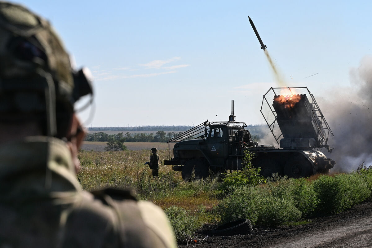 ФОТО И ВИДЕО ⟩ Колонна армии России разбита в Курской области. Курскую АЭС готовят к обороне