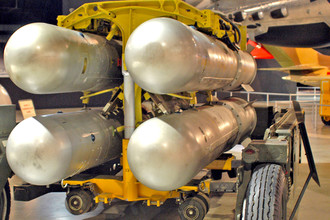 Четыре бомбы B28FI, аналогичные потерянным