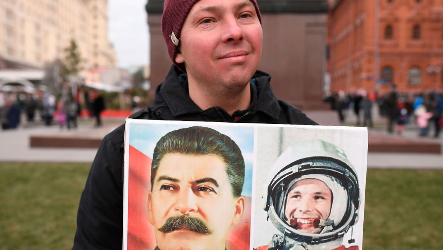 Участник мероприятий в Москве по случаю 140-й годовщины со дня рождения Иосифа Сталина, 21 декабря 2019 года