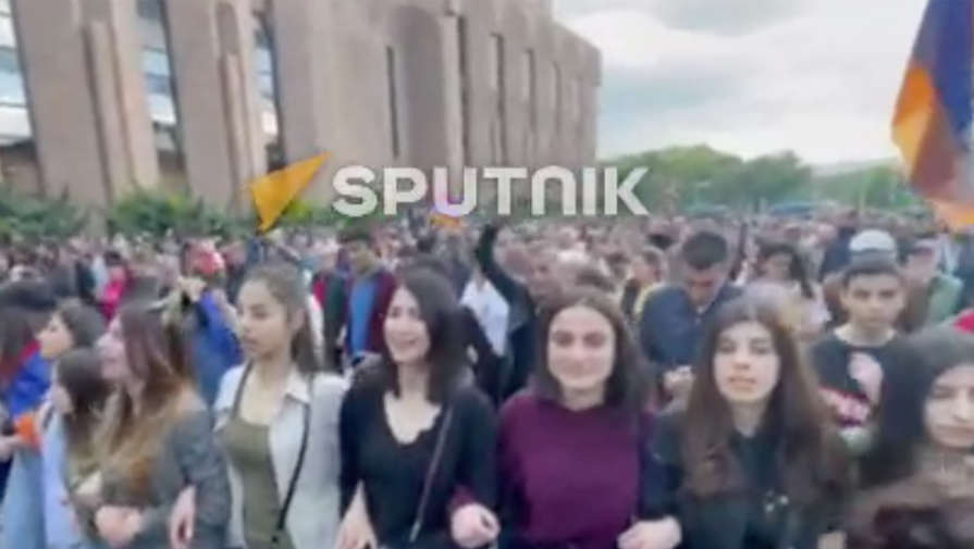Участники акции протеста в Армении разблокировали здание мэрии Еревана