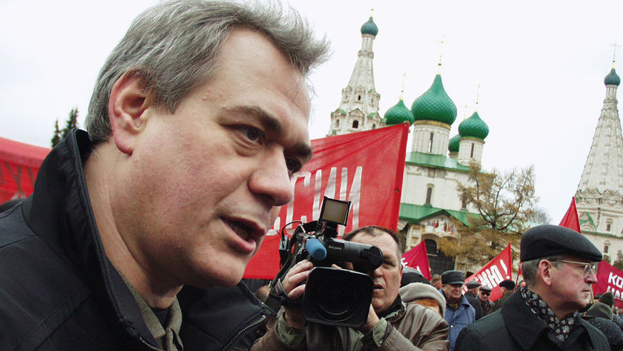 Журналист Сергей Доренко на митинге ярославских коммунистов, 2003 год