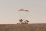 Посадка спускаемого аппарата корабля «Союз МС-18» со съемочной группой фильма «Вызов», 17 октября 2021 года