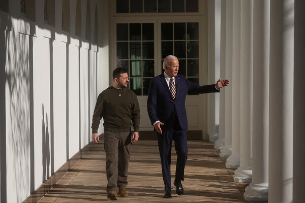 Президент Украины Владимир Зеленский и президент США Джо Байден во время встречи в&nbsp;Белом доме в&nbsp;Вашингтоне, 21&nbsp;декабря 2022&nbsp;года 