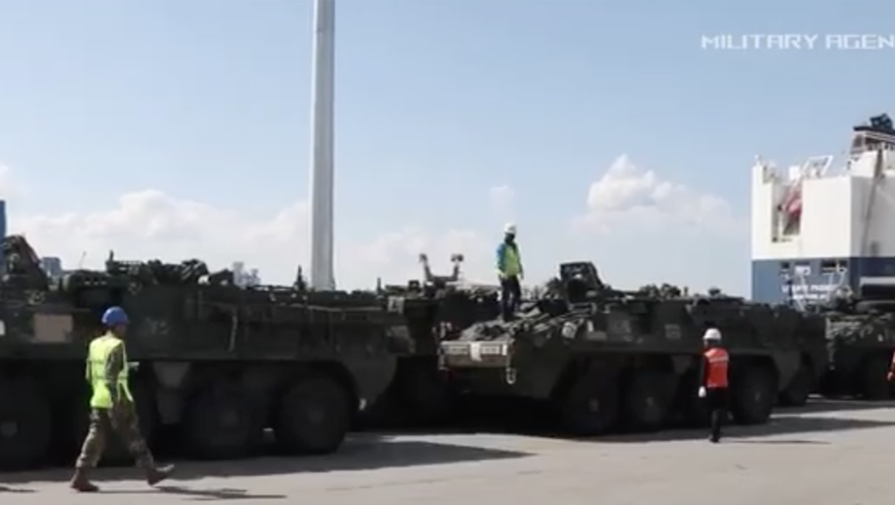 Партия американских боевых машин Stryker для Украины прибыла в Германию