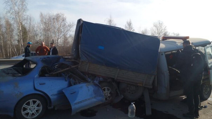На Урале водитель Toyota насмерть сбил дорожных рабочих