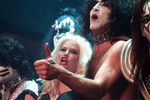 Анна-Николь Смит с участниками группы Kiss, 2002 год