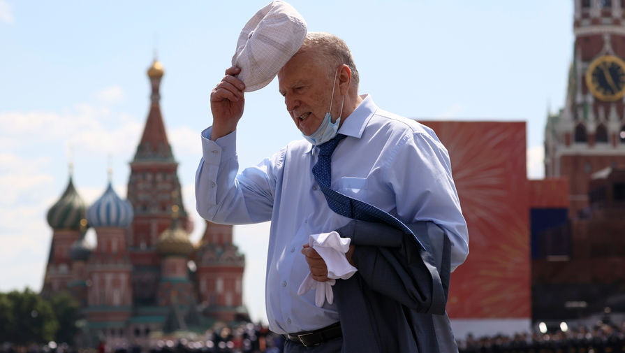 Владимир Жириновский после завершения парада в честь 75-летия Победы в Великой Отечественной войне на Красной площади, 24 июня 2020 года