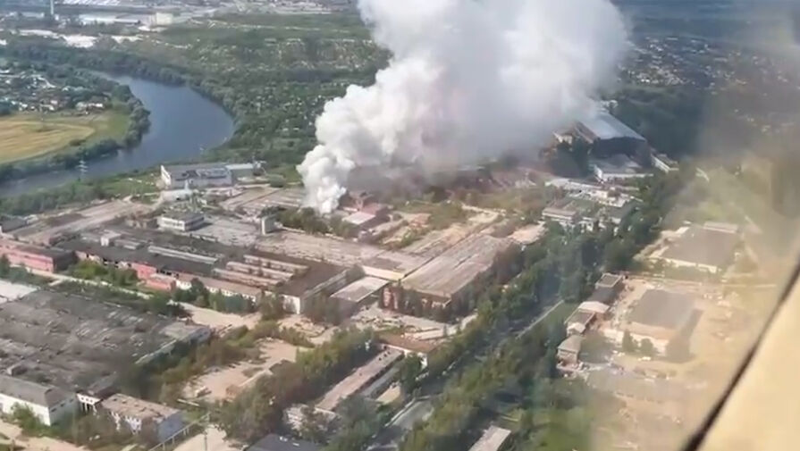 Пожарные ликвидировали открытое горение на складе в подмосковном Воскресенске