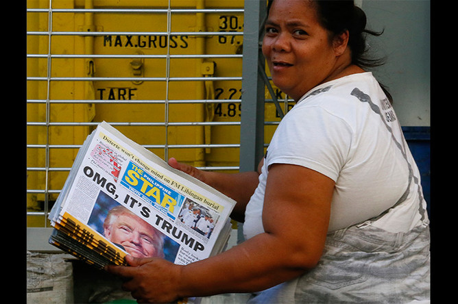 Газета The Philippine Star с заголовком «О боже, это Трамп», Манила, Филиппины