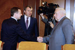 Дмитрий Медведев, Анатолий Сердюков и Евгений Муров (слева направо) на совещании по бюджету силовых ведомств в подмосковной резиденции «Горки», 2010 год