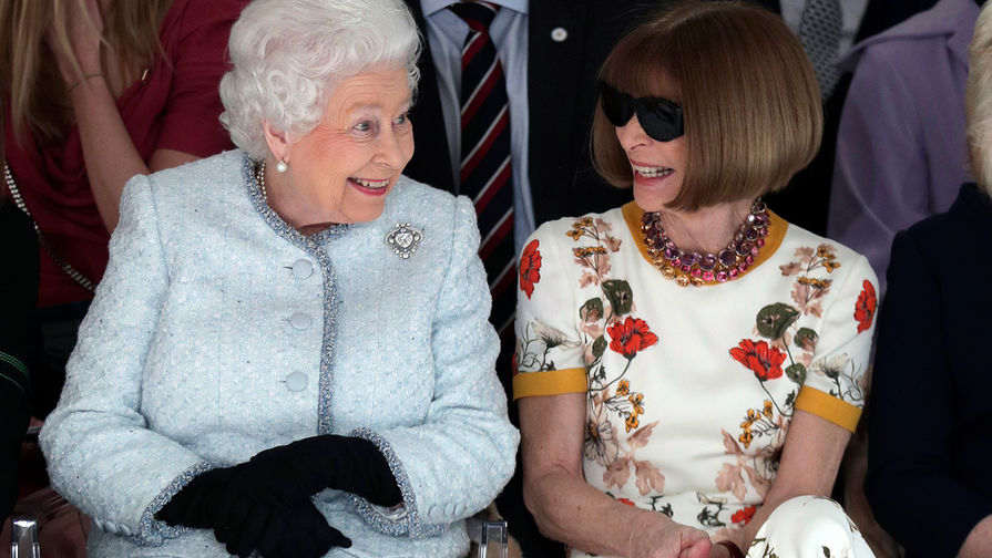 Анна Винтур и королева Великобритании Елизаветы II на&nbsp;Неделе моды в&nbsp;Лондоне, 2018 год