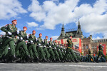 Парадные расчеты военнослужащих на Красной площади в Москве перед началом военного парада, посвященного 80-летию Победы в Великой Отечественной войне, 09 мая 2025 года
