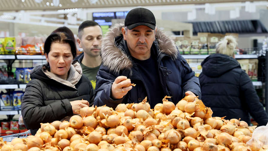Дорогой лук, дешевые огурцы: Росстат исследовал изменение цен в марте