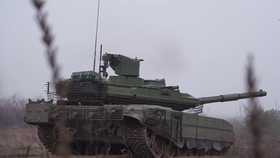 РИА Новости: российские танкисты на Т-90М поразили наблюдательный пункт ВСУ по разведданным