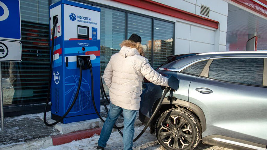 Ъ узнал, что в России предложили ввести потолок цен на зарядку электромобилей