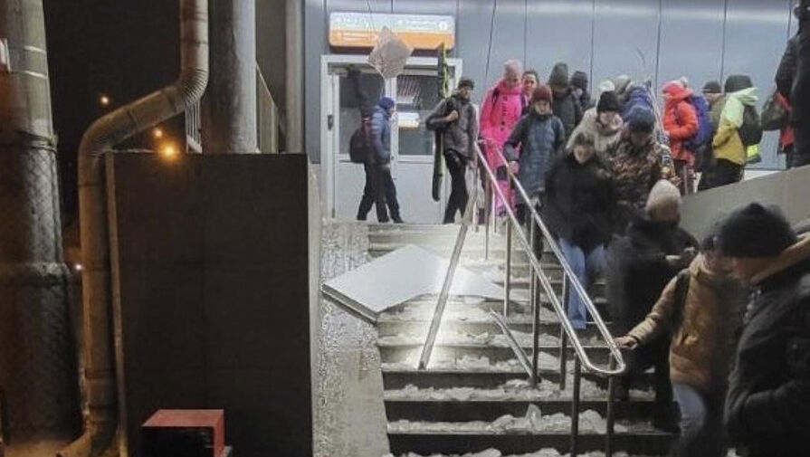 В Иркутске на ж/д станции обвалился потолок