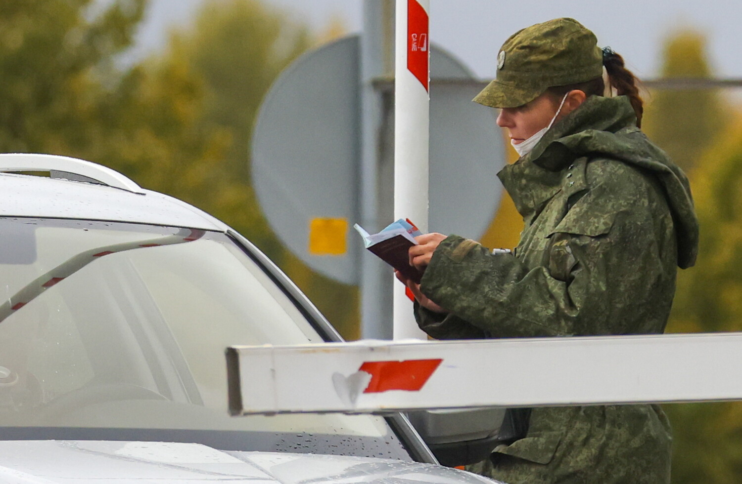 Десяткам финнов, которые ездили в Россию за бензином, аннулировали визы -  Газета.Ru