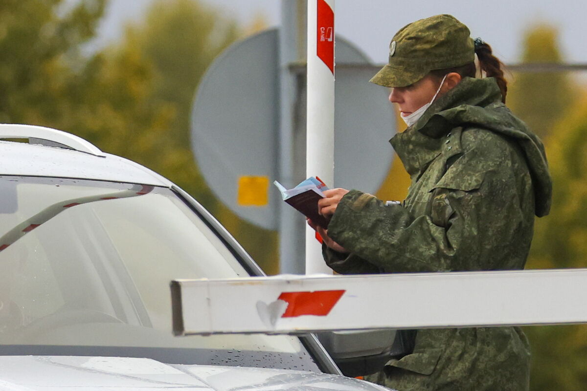 Десяткам финнов, которые ездили в Россию за бензином, аннулировали визы -  Газета.Ru