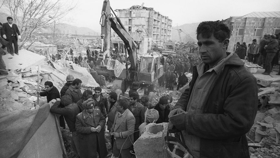 Последствия землетрясения в городе Спитак, Армения, 1988 год