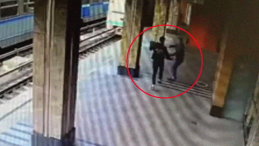 На станции московского метро пассажира избил приезжий из-за его внешнего вида