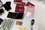 Личные вещи, паспорта РФ и США, наличные доллары и ключи от автомобиля в доме семьи блогеров Чекалиных, 7 марта 2023 года
