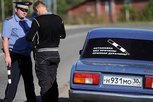В Астрахани задержаны гаишники, отпускавшие за взятки пьяных водителей