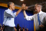 Барак Обама выступает в поддержку Марка Шауэра, кандитата в штате Мичиган