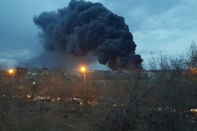 Во время пожара на заводе Красмаш в Красноярске, 26 апреля 2019 года