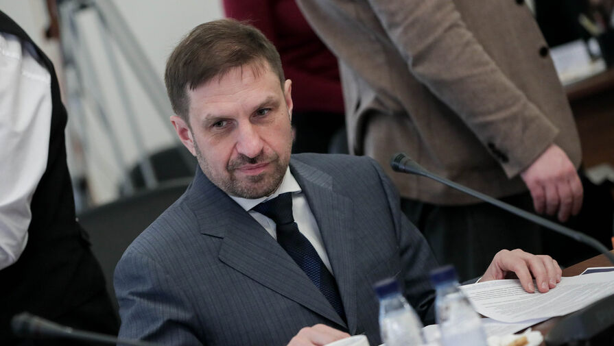 На выставке робототехники на ВДНХ убрали провокационные надписи после обращения депутата