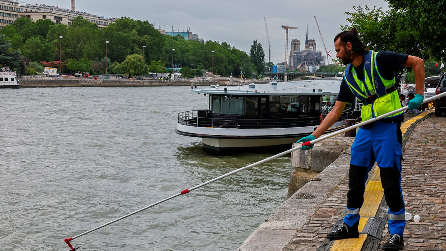 Триатлонистка заявила об ощущении мусора во время заплыва в Сене