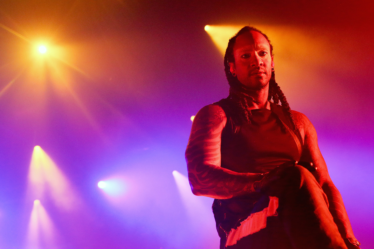 Вокалист The Prodigy Максим Реалити во время выступления в клубе Stadium Live в Москве