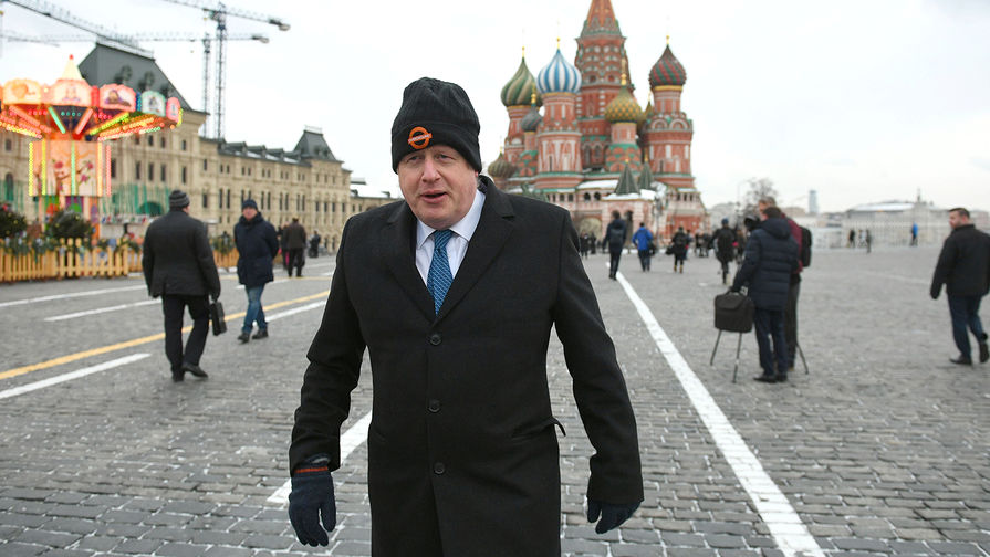 Министр иностранных дел Великобритании Борис Джонсон на&nbsp;Красной площади во время визита в&nbsp;Москву, 22 декабря 2017 года