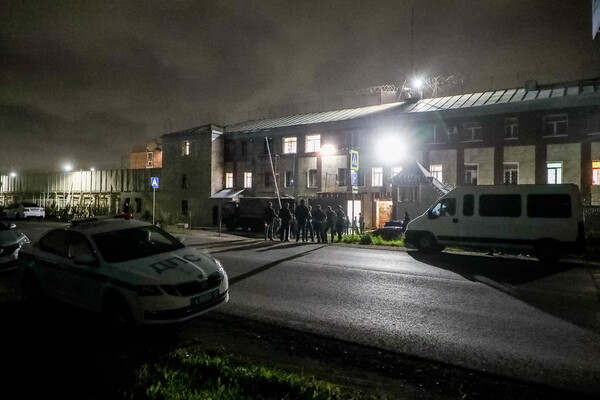 Ситуация около&nbsp;СИЗО в&nbsp;Кемерове, где заключенные взяли в&nbsp;заложники сотрудников исправительного учреждения, 21&nbsp;августа 2022&nbsp;года