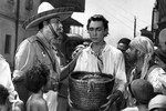 Владимир Коренев (в центре) в роли ихтиандра Сальватора в фильме «Человек-амфибия» (1961)