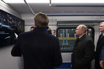 Президент России Владимир Путин во время поездки на «Иволге» от Белорусского вокзала по маршруту МЦД «Одинцово-Лобня», 21 ноября 2019 года