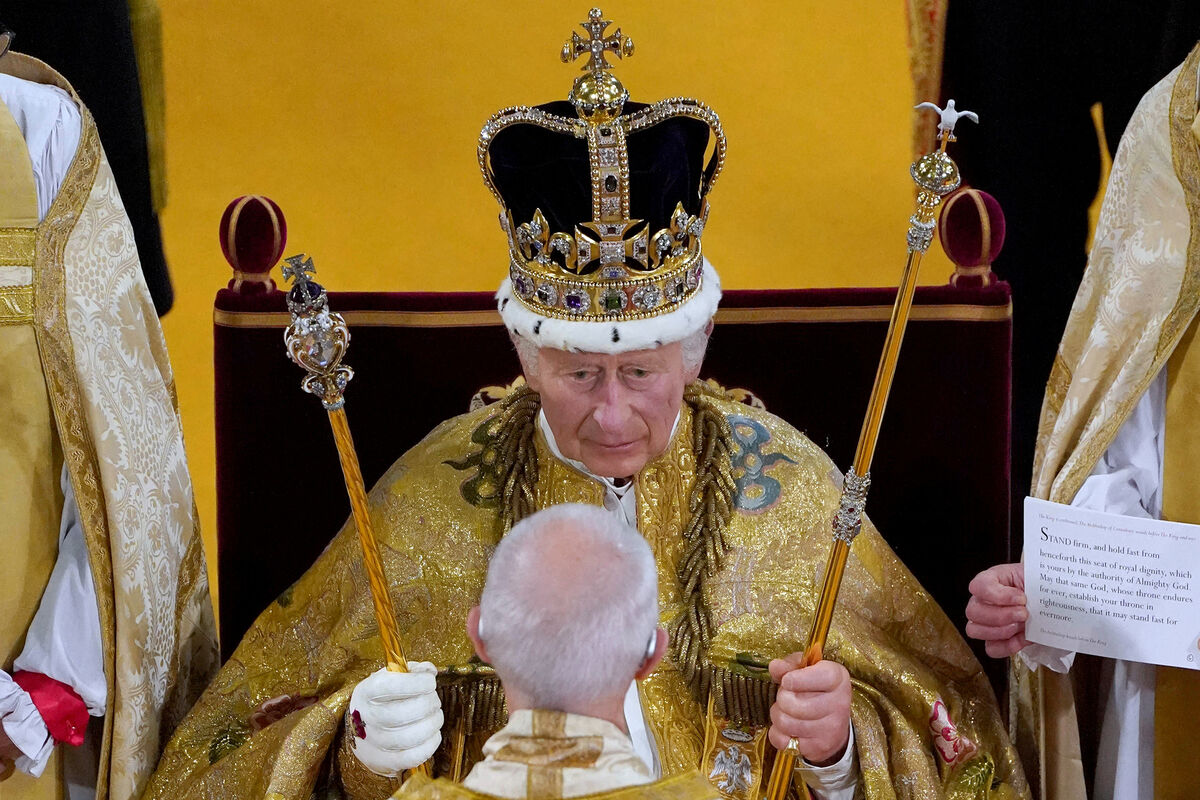 Король Великобритании Карл III во время церемонии коронации в Вестминстерском аббатстве, Лондон, 6 мая 2023 года