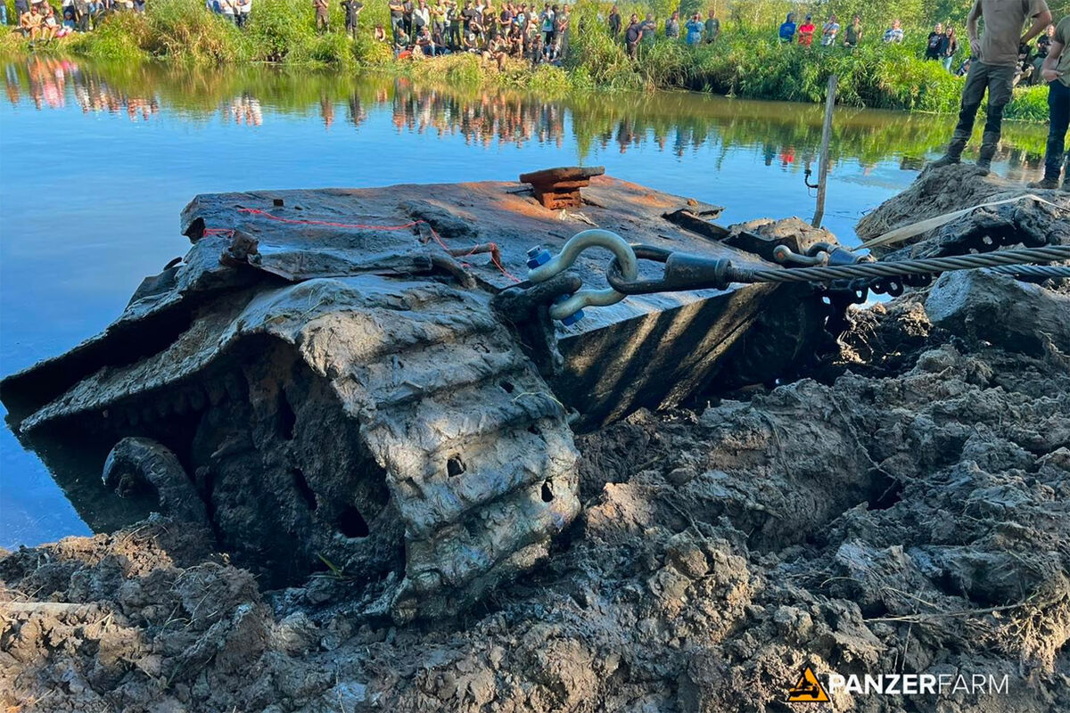 Со дна реки в Польше достали немецкий танк времен Второй мировой войны -  Газета.Ru | Новости