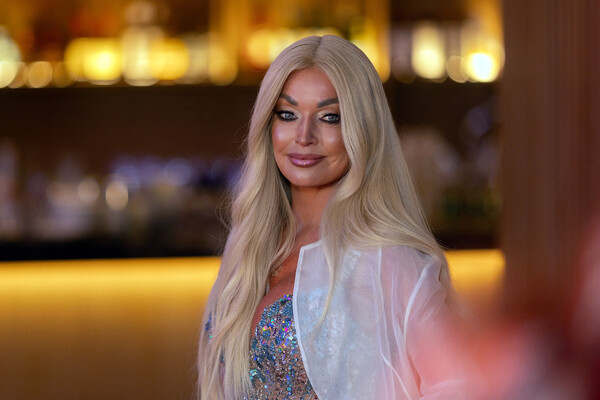 Chiroyli erlar va belboglar ishtirokidagi porno filmlar