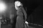 Женевьев Паж на репетиции спектакля «Счастливые времена», 1951 год
