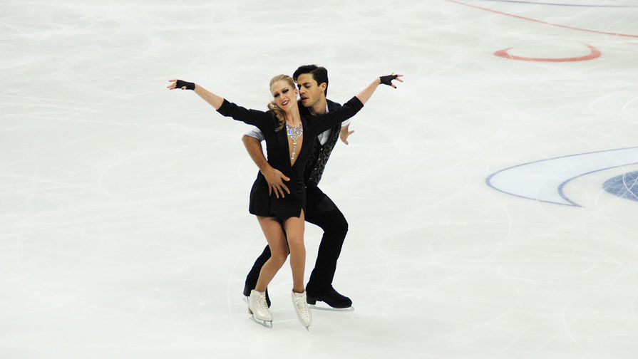 Кейтлин Уивер и Эндрю Поже (Канада) выступают в&nbsp;короткой программе танцев на&nbsp;льду 