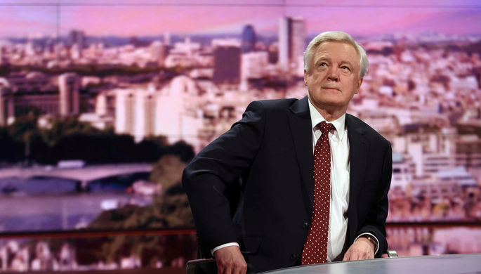 Министр Великобритании по Brexit Дэвид Дэвис в эфире телеканала BBC, Лондон, 12 марта 2017 года