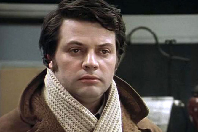 Кадр из фильма «Ирония судьбы, или С лёгким паром!» (1975)