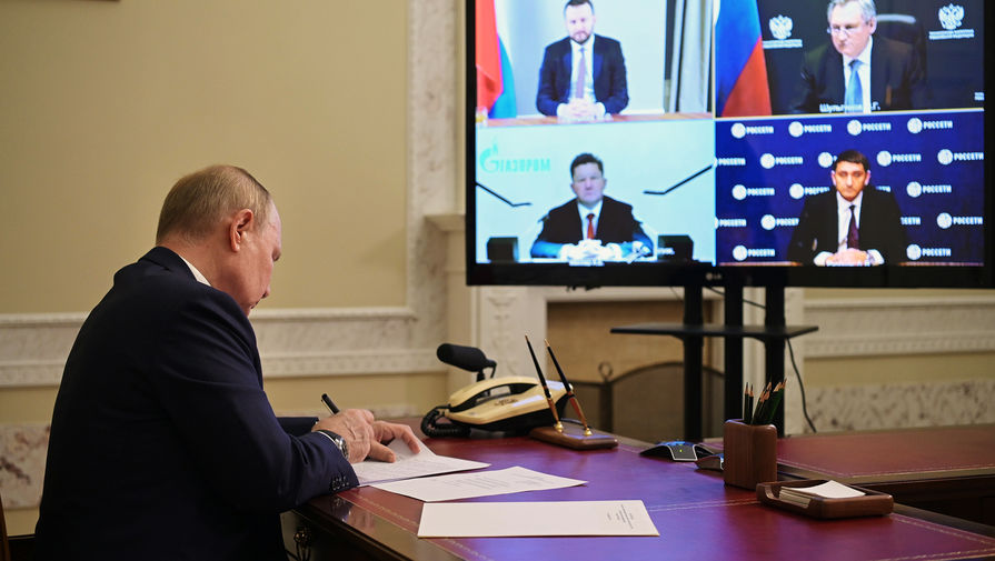 "Для той же Украины": Путин поздравил "Газпром" с готовностью "Северного потока — 2"