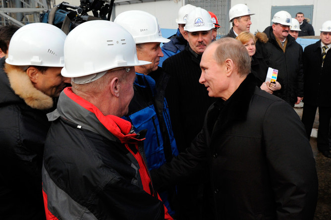 Рабочие любят Путина больше, чем вождя коммунистов Зюганова