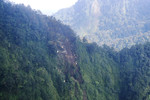  Место падения лайнера было обнаружено с вертолета, облетавшего гору Салак.
