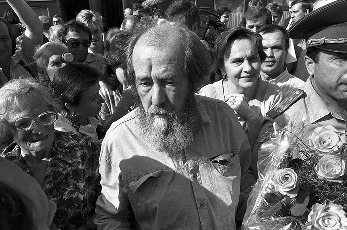 Триумфальное возвращение Солженицына в&nbsp;Россию после десятилетий изгнания