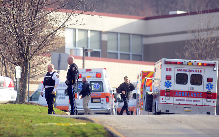 Ситуация около&nbsp;школы в&nbsp;Питсбурге, где 16-летний ученик ранил 20&nbsp;человек